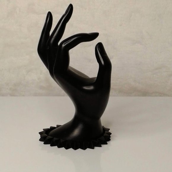 #J35 Black Spike Bracelet - Picture 5 of 5